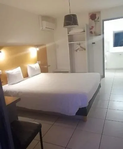 Le 15 Perigueux - Proximite A 89 Hotel 2*